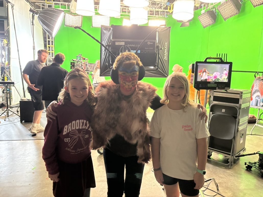 Mimi and Kitty meet the actor who plays a butterfly in Horrible Science Series 2